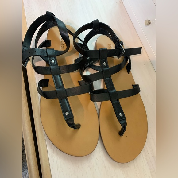 Sandals - Picture 3 of 5